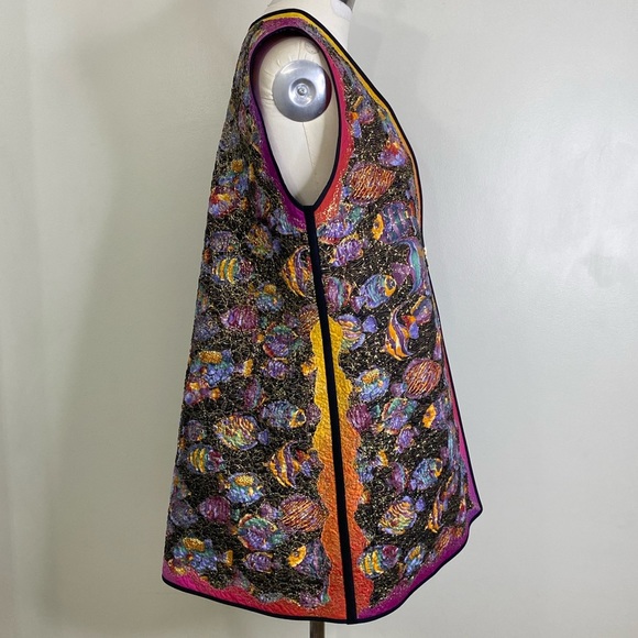 LUXURIOUS QUILTED FISH DRESS VEST WITH GOLD METALLIC EMBROIDERED THREADS🐠 - Picture 8 of 14